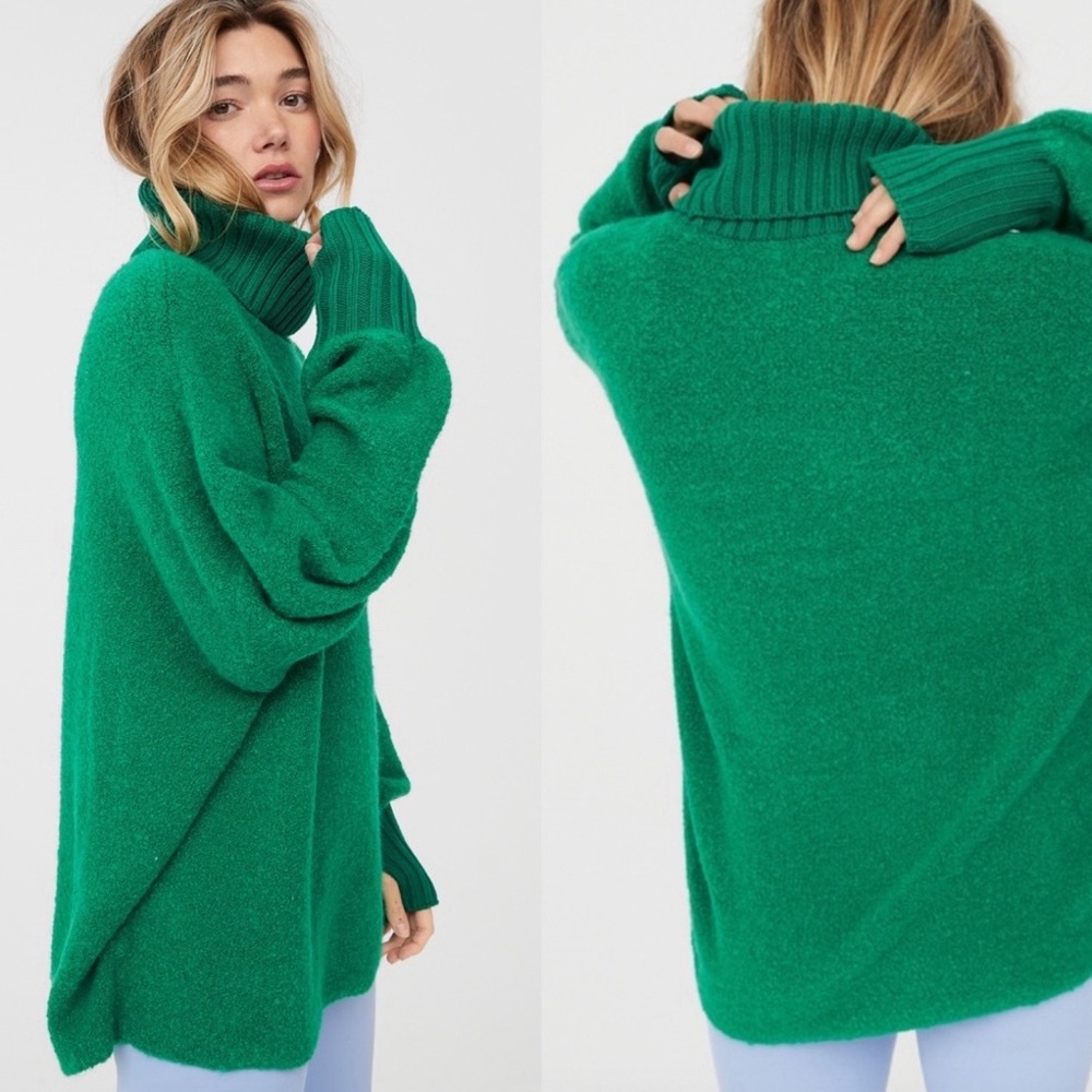Oversized Green Chillside Turtleneck Sweater - Women's Cozy Knit